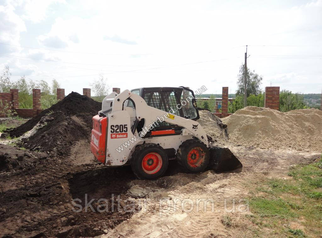 Аренда мини-погрузчика Bobcat S205