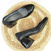 Туфли женские кожаные на устойчивом каблуке. Цвет черный