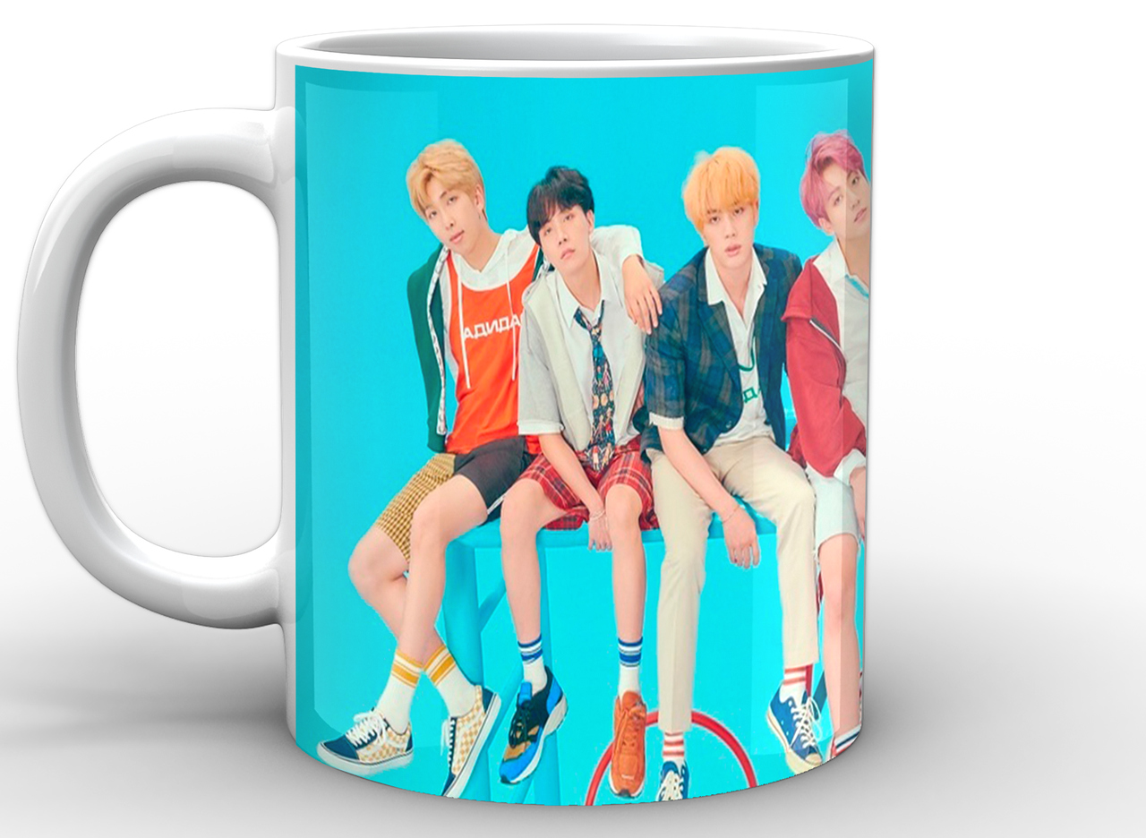 Кухоль GeekLand БТС сидять BTS BTS 02.39