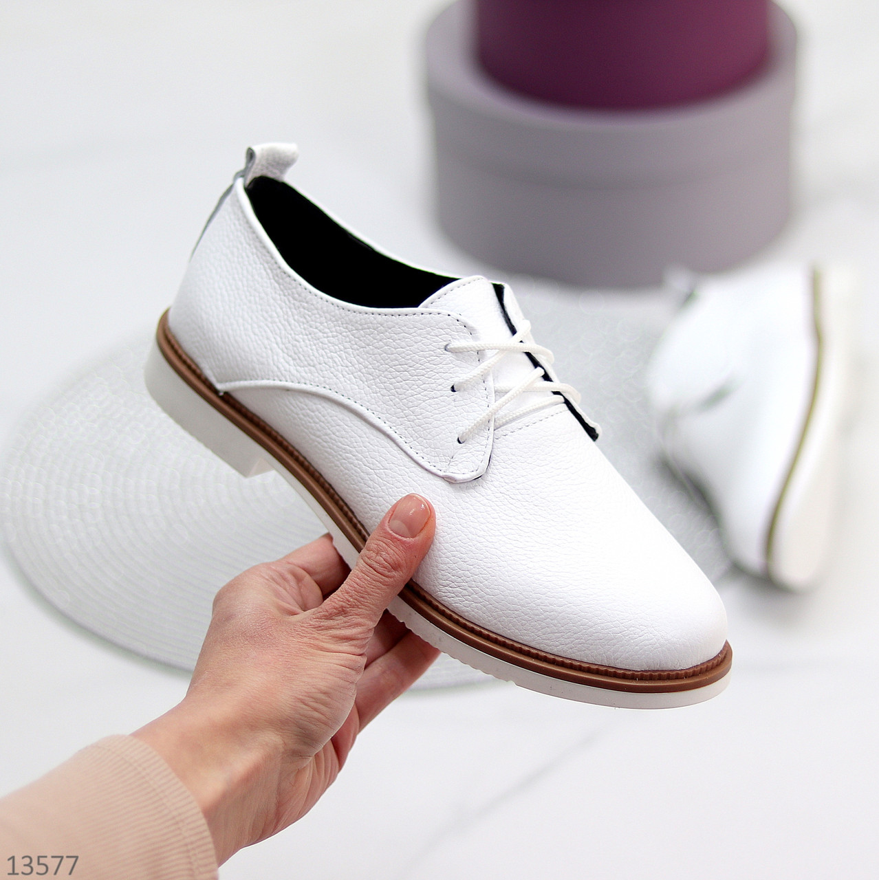 Актуальные белые женские кожаные туфли натуральная кожа флотар на белой подошве (обувь женская)