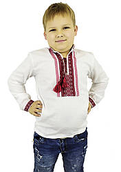 Белая вышиванка для мальчика с геометрическим орнаментом