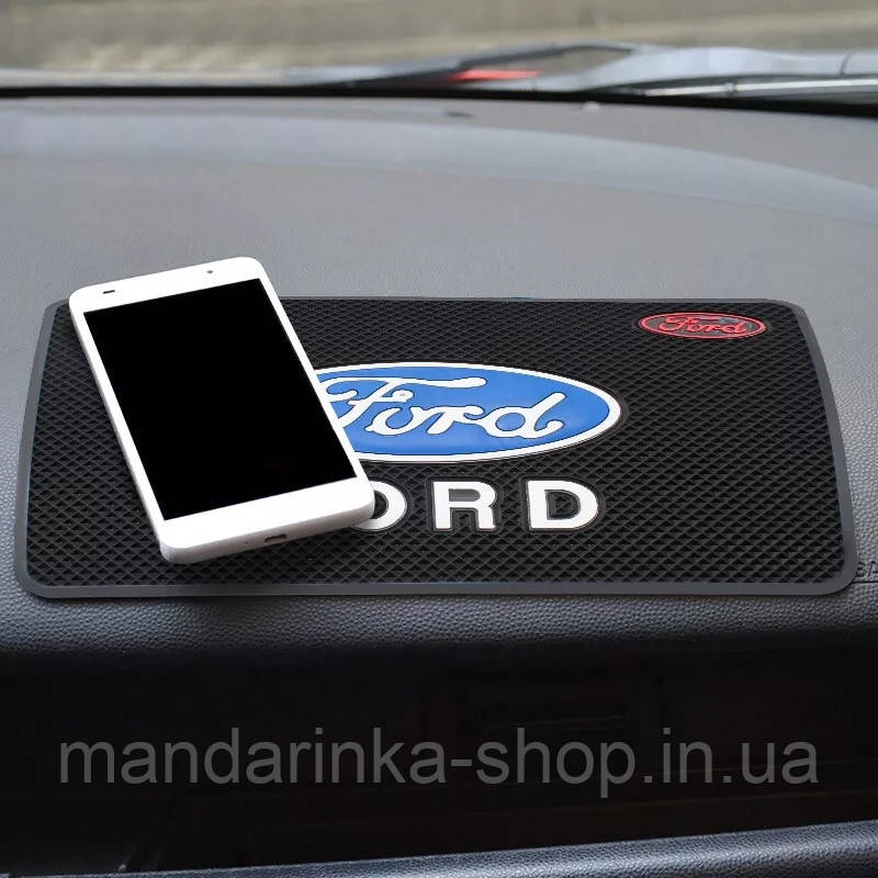 Антиковзаючий килимок на панель авто Ford (Форд)