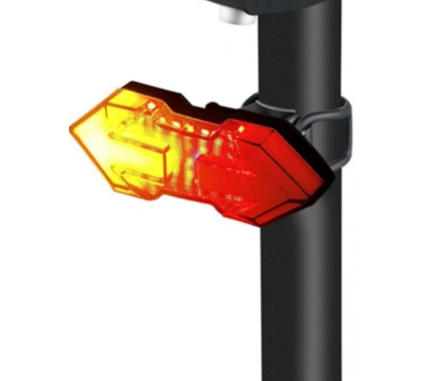 Задня велофара з поворотниками HYD-040 (red+yellow) ЗП micro USB + вбудований акумулятор + пульт, фото 1