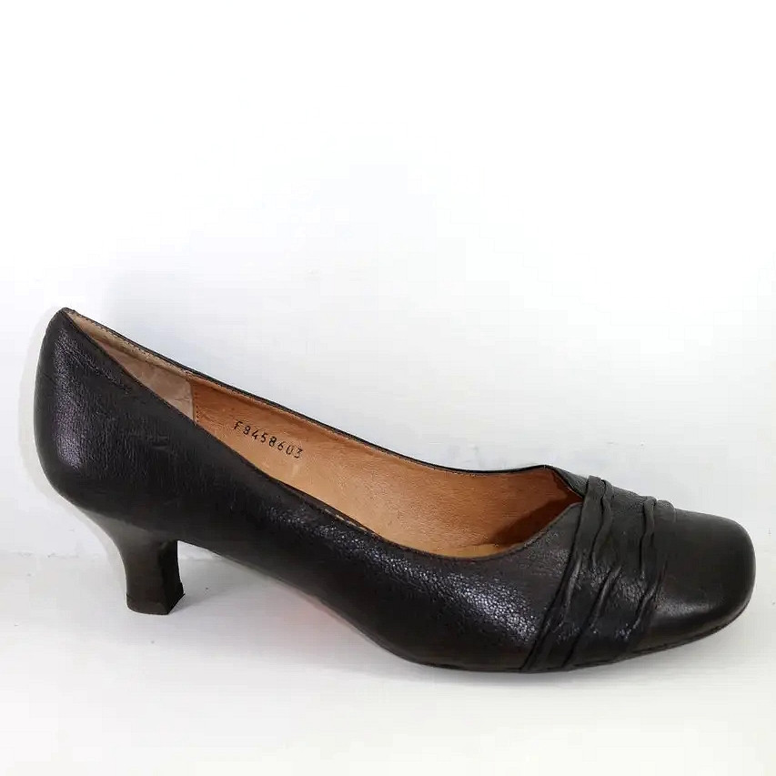 Туфлі жіночі класичні на невеликому підборі розмір 41 за устілкою 26 см колір коричневий Conni код-(1850)