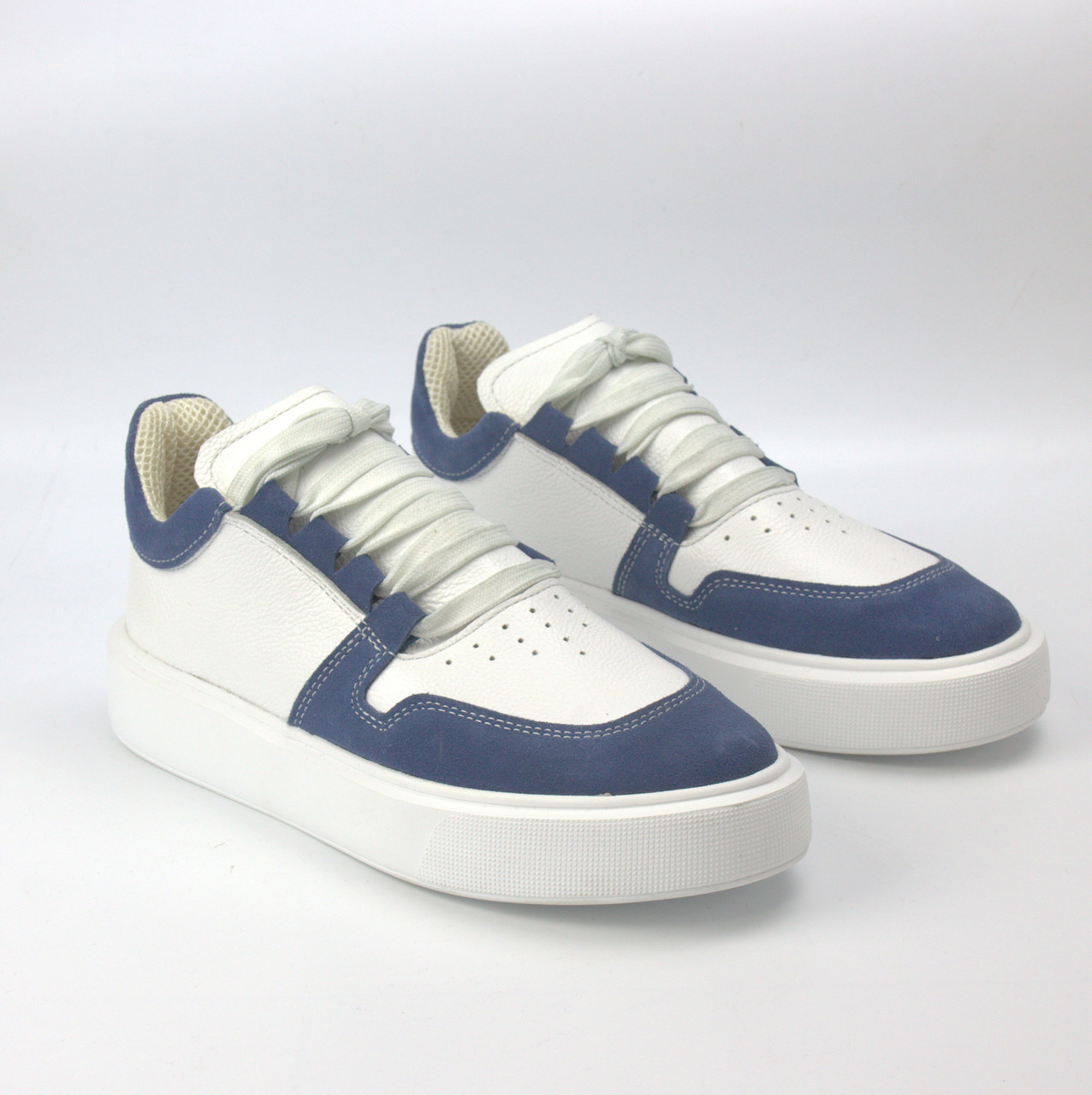 Блакитні кросівки жіночі білі кеди шкіряне взуття літня Cosmo Shoes Finni Blu