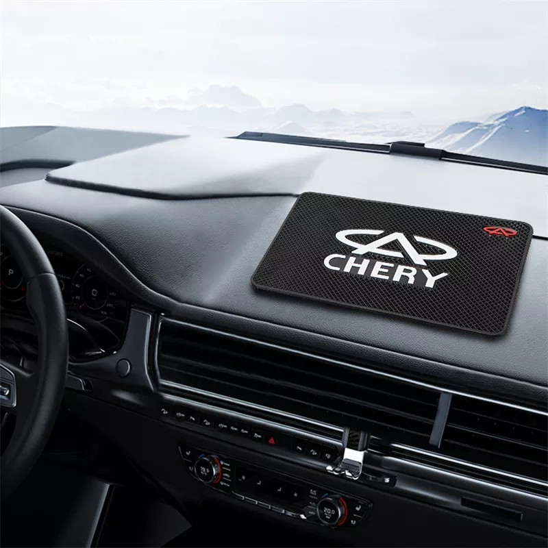 Антиковзаючий килимок на панель авто Chery (Чері)