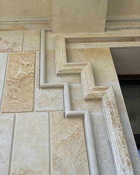 Карнизи з каменю піскавичка