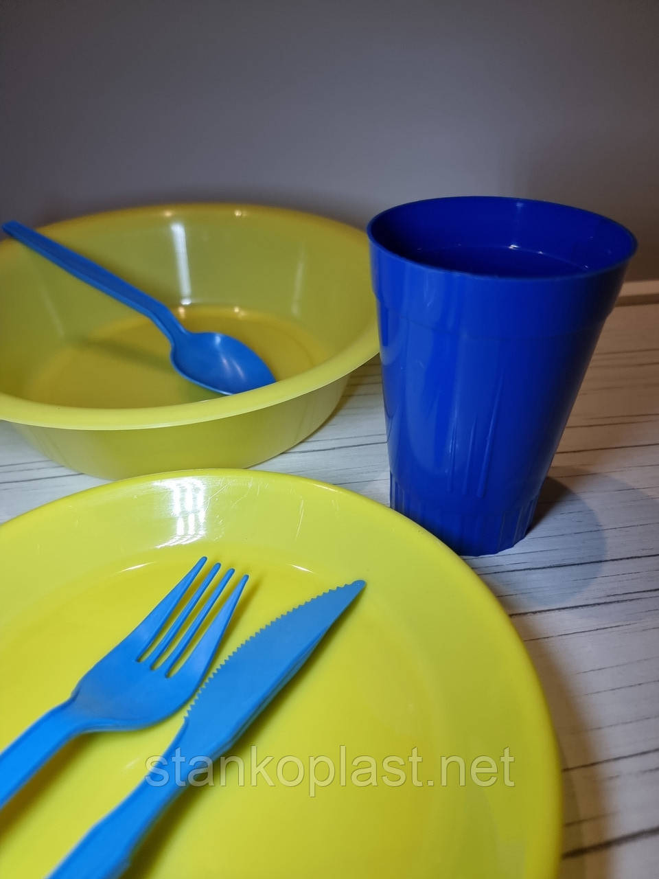 Посуд пластиковий. Миски, тарілки , стакани, вилки, ложки, ножі. - фото 10 - id-p1605584523