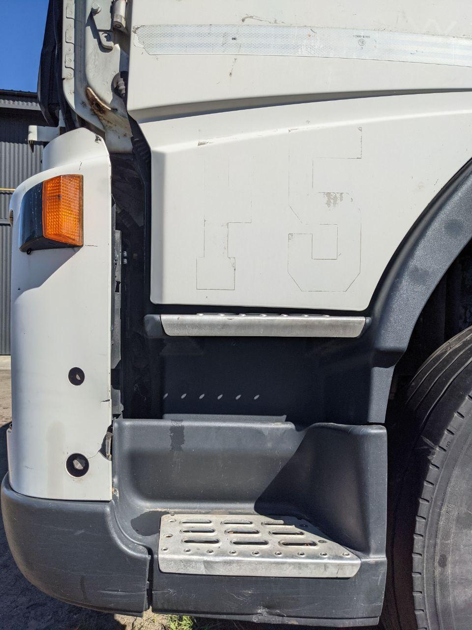 Розширювач бризговика R б/в VOLVO FM (82653837) оригінал, 750х90х1530 мм