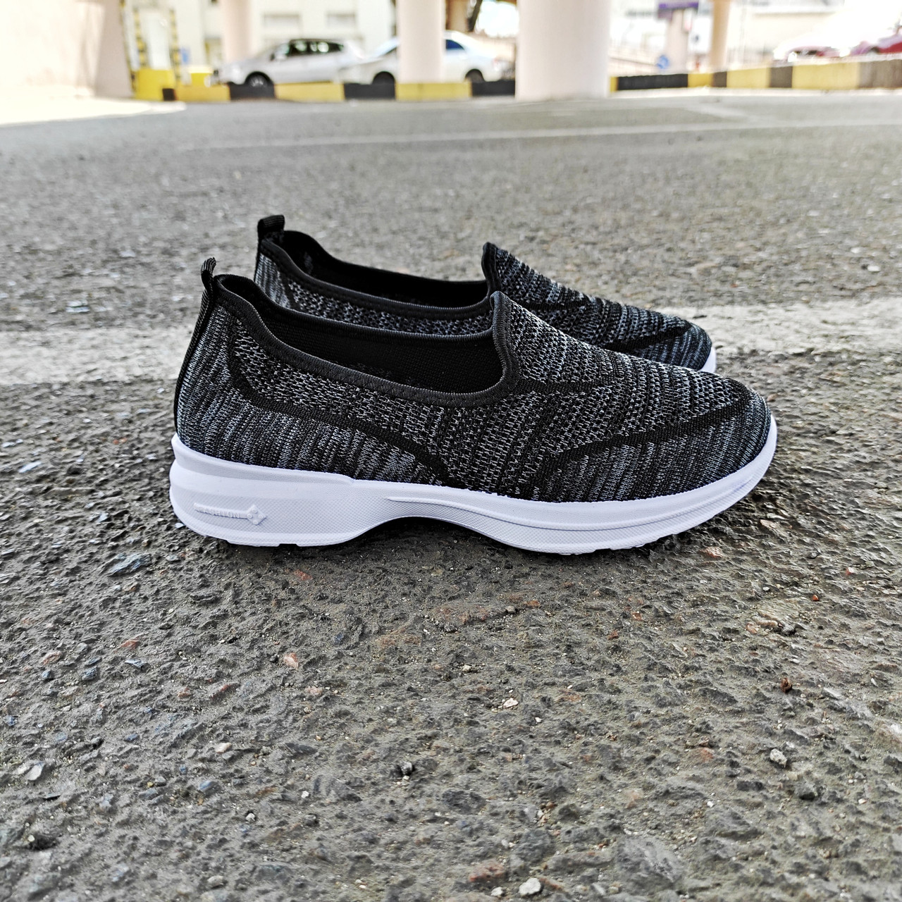 Сліпони сірі літні сітка жіночі легкі слопоні сірки чорні мокасини