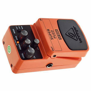 Behringer SF300 Super Fuzz Гитарная педаль, цена: 1970