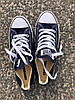 Чоловічі та жіночі кеди Converse Low Navy Blue універсальна модель унісекс синього кольору з білою підошвою текст, фото 7