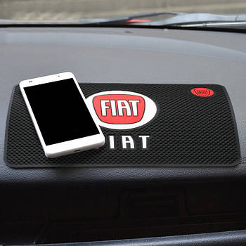 Антиковзаючий килимок на панель авто Fiat (Фіат)
