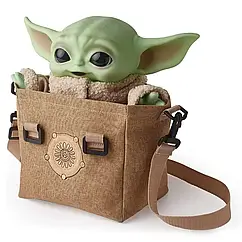 Интерактивный малыш Йода в сумке и со звуком Star Wars Grogu Plush Toy