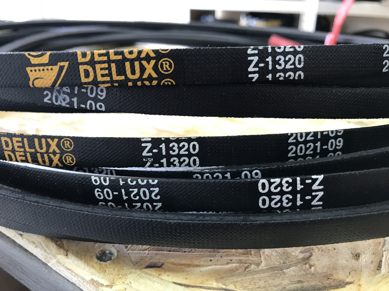 Ремінь клиновий Z 1320 Lw, 10x1320 Lw - Delux Poland, фото 1