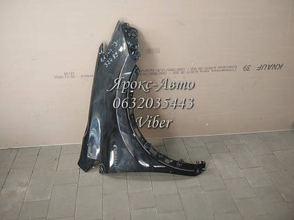 Крило переднє праве Toyota RAV 4 Hybrid 2013-2019 000032789 є дрібні пошкодження