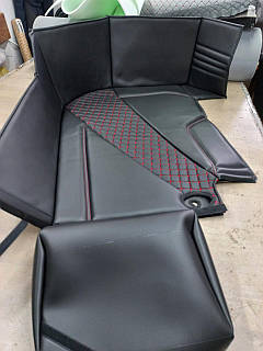 Жалаңаш қыздардың әдемі бөкселері