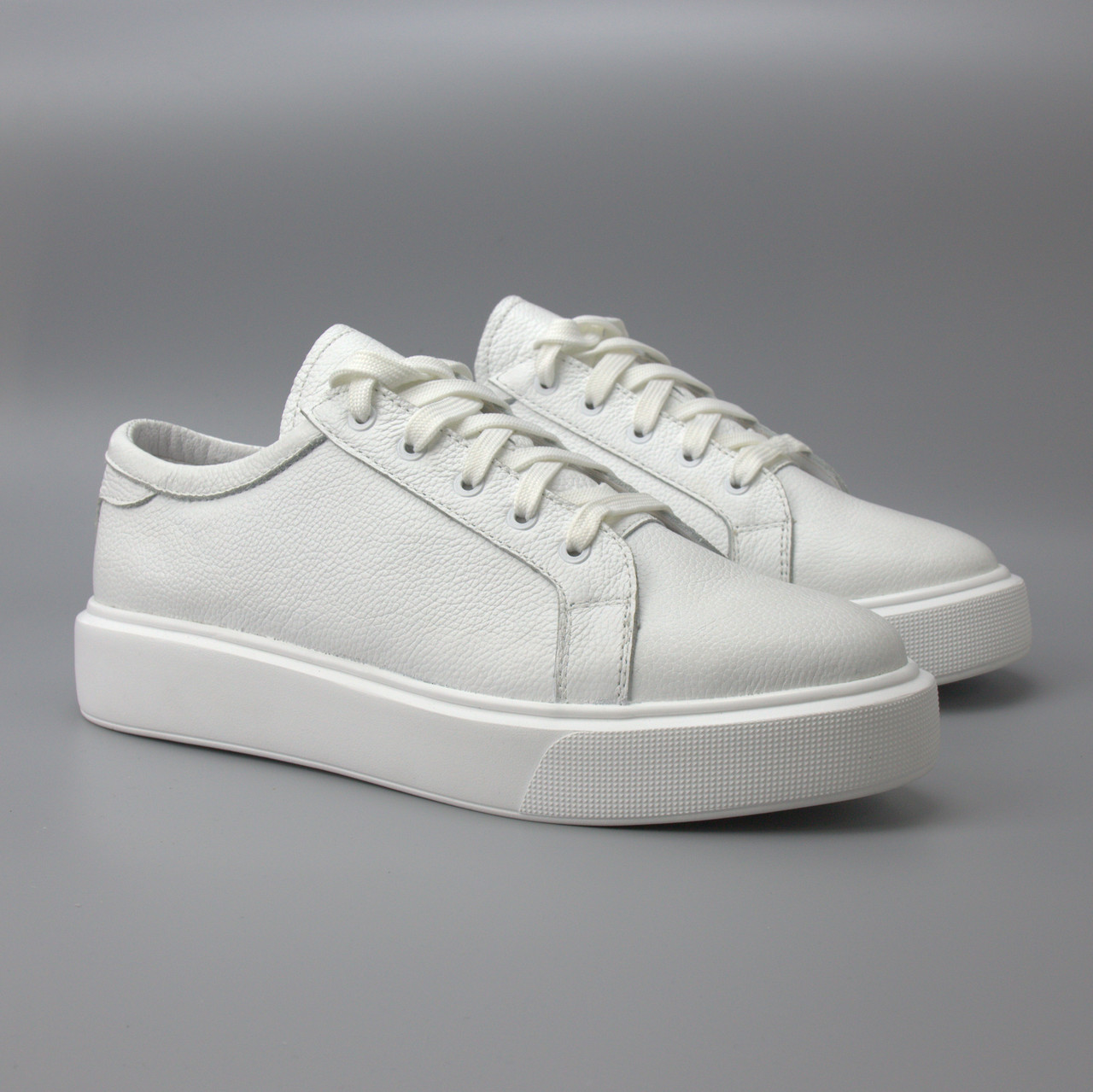 Легкі білі кеди кросівки шкіряне жіноче взуття літня Cosmo Shoes Classic Light White