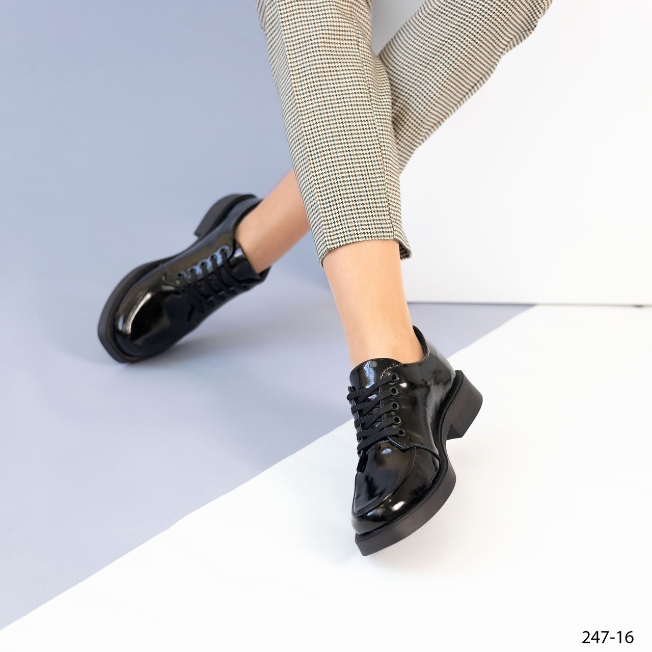 Жіночі чорні лакові туфлі зі шнурком 36-42, фото 1