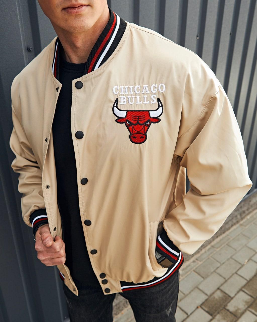 Куртка чоловіча оверсайз chicago bulls весняна осінева бежева вітровка демісезонна бомбер