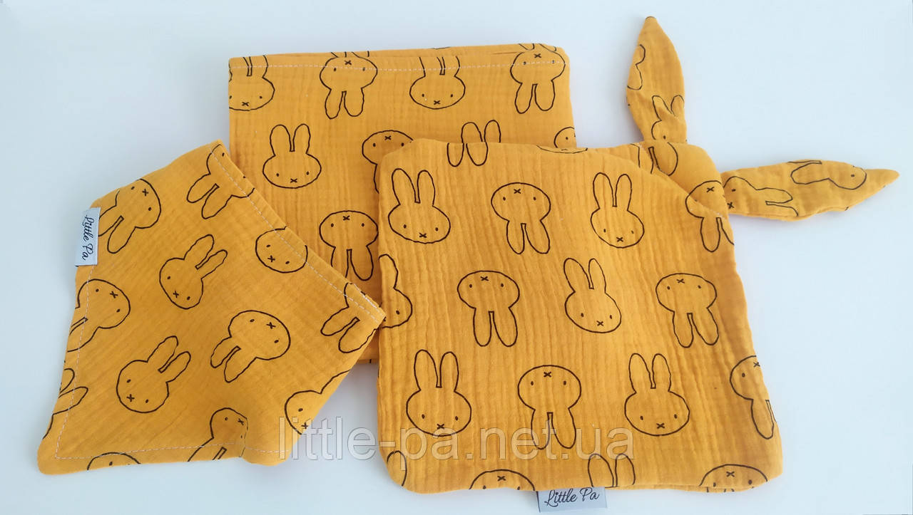 Комплект муслінова пелюшка, серветка-комфортер, слинявчик "Зайки", фото 1