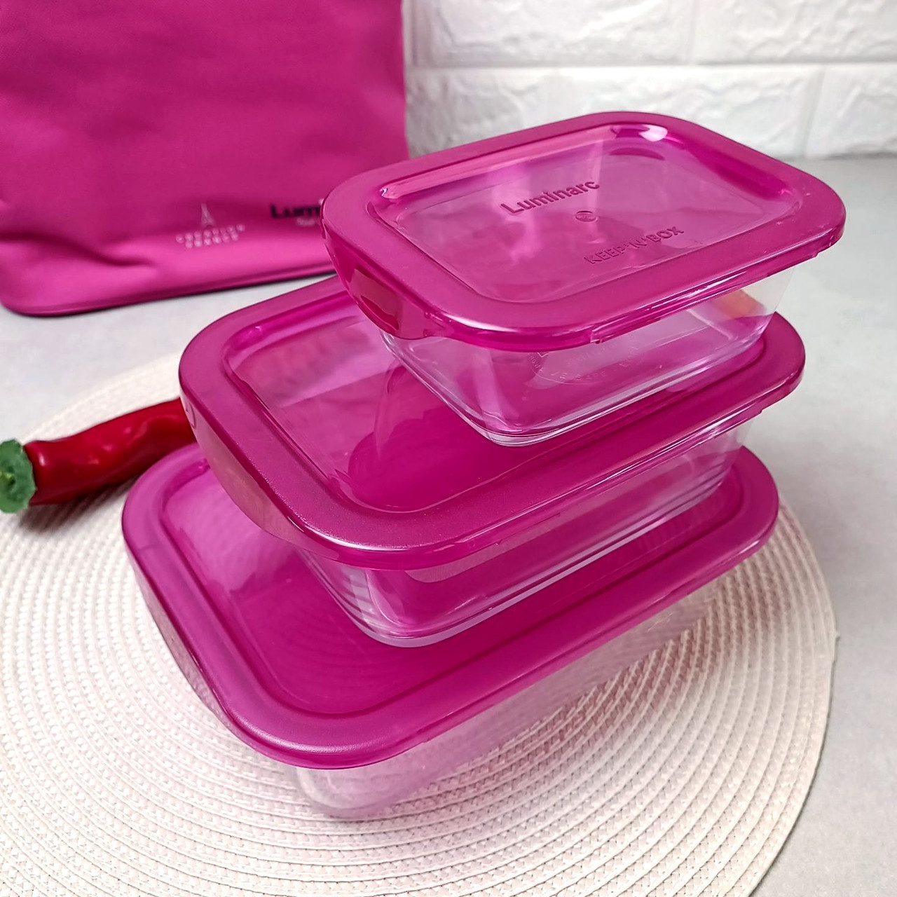 Набор пищевых контейнеров с малиновыми крышками в термосумке Luminarc KEEP'N'BOX 3 шт (P9973) - фото 2 - id-p1343263740