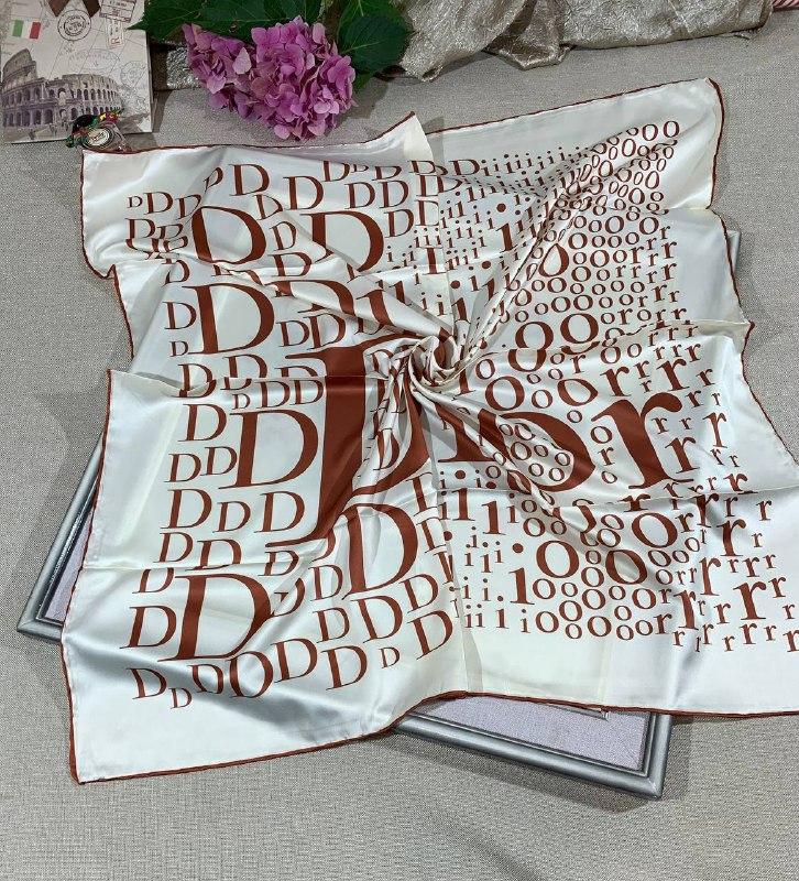 Шовкова хустка Грація Di 90*90 см молочна ручна обробка краю