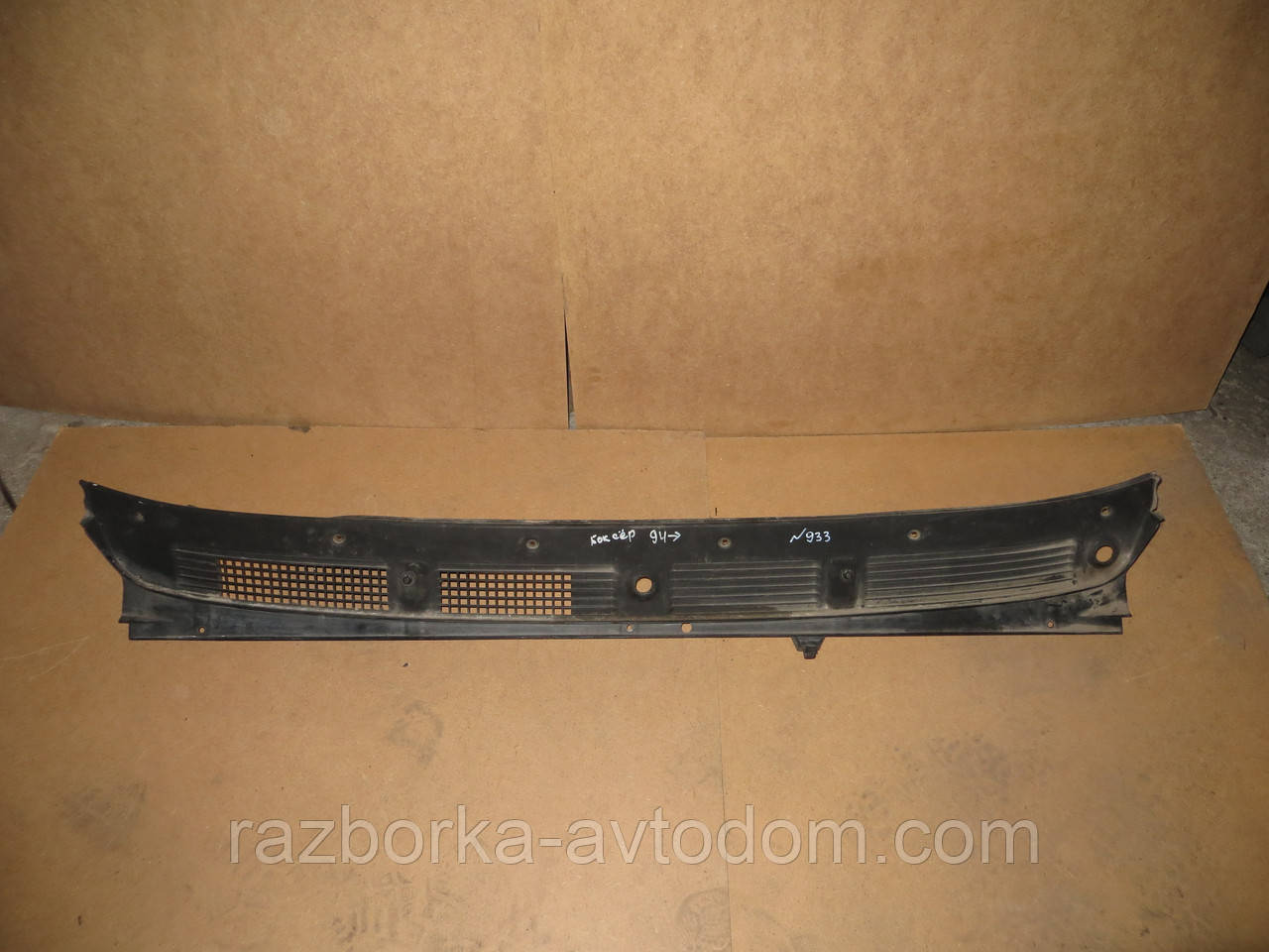 Пластик під лобове скло Fiat Ducato (94-02) OE:1319009080;1303169080