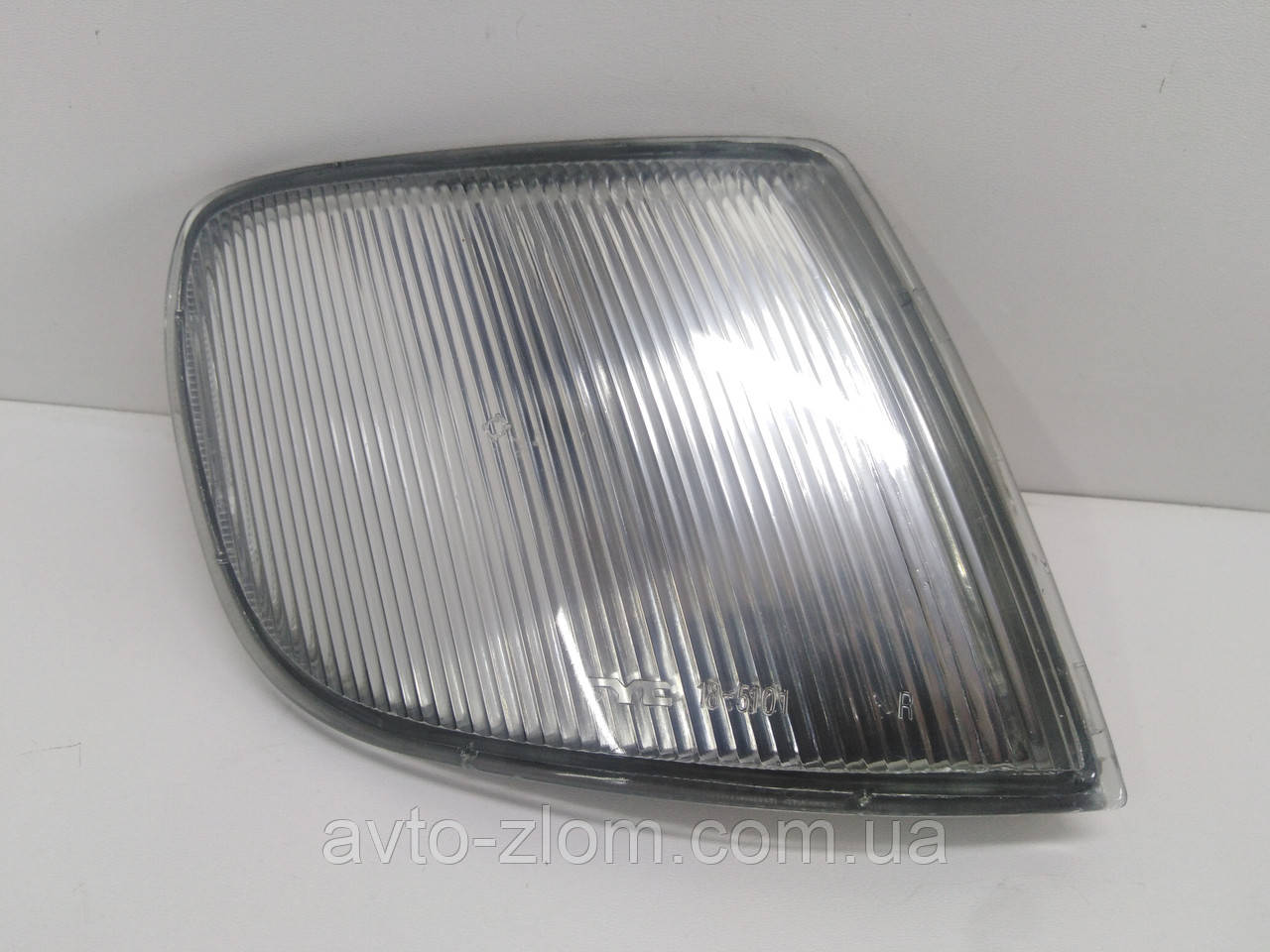Покажчик повороту правий Volkswagen Passat B-4. Обманка.