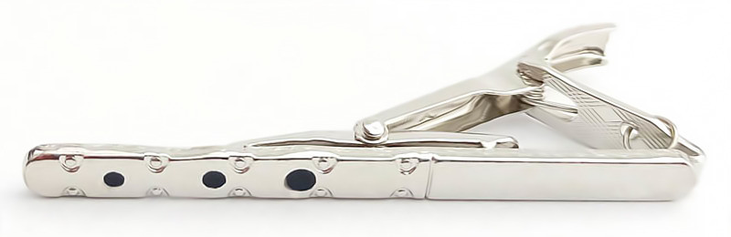 Затискач для краватки. Родій. Довжина: 6.2 см. Ширина: 5 мм.