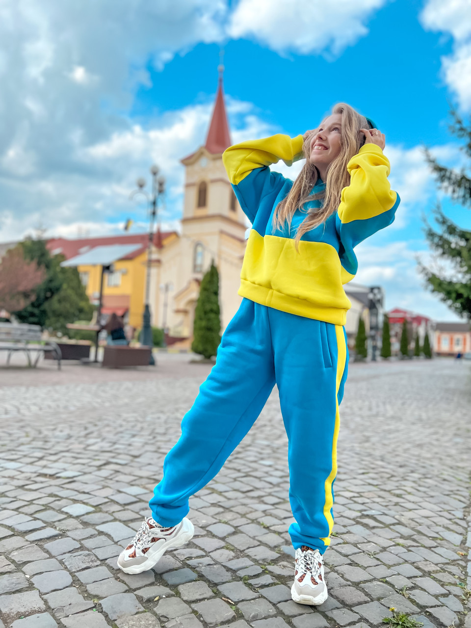 Спортивно костюм фиолетово желтый женский