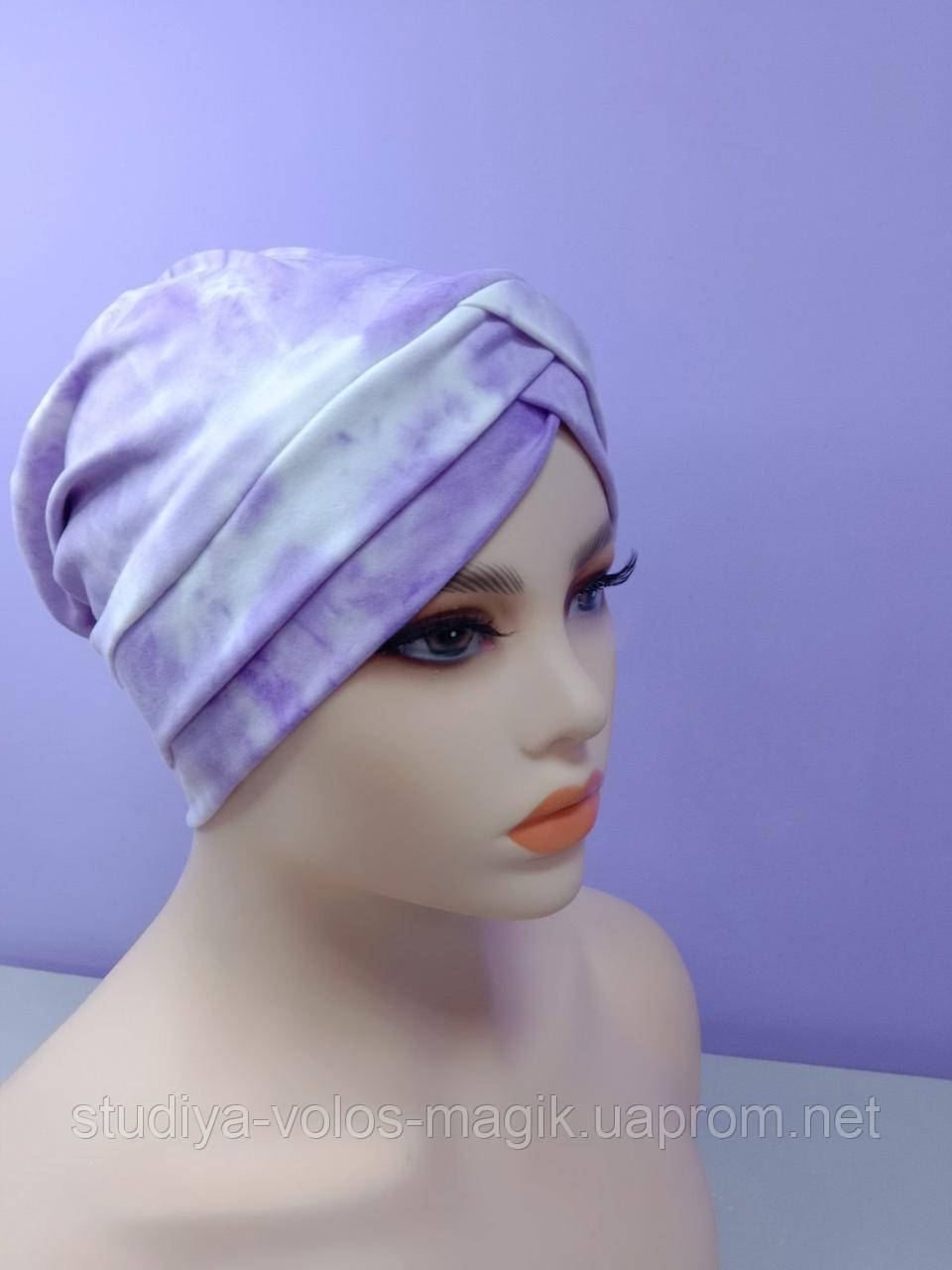 Удобная шапка чалма 54-58 рр женская бело фиолетовая мраморная трикотажная после химиотерапии или на пляж - фото 3 - id-p1610666753