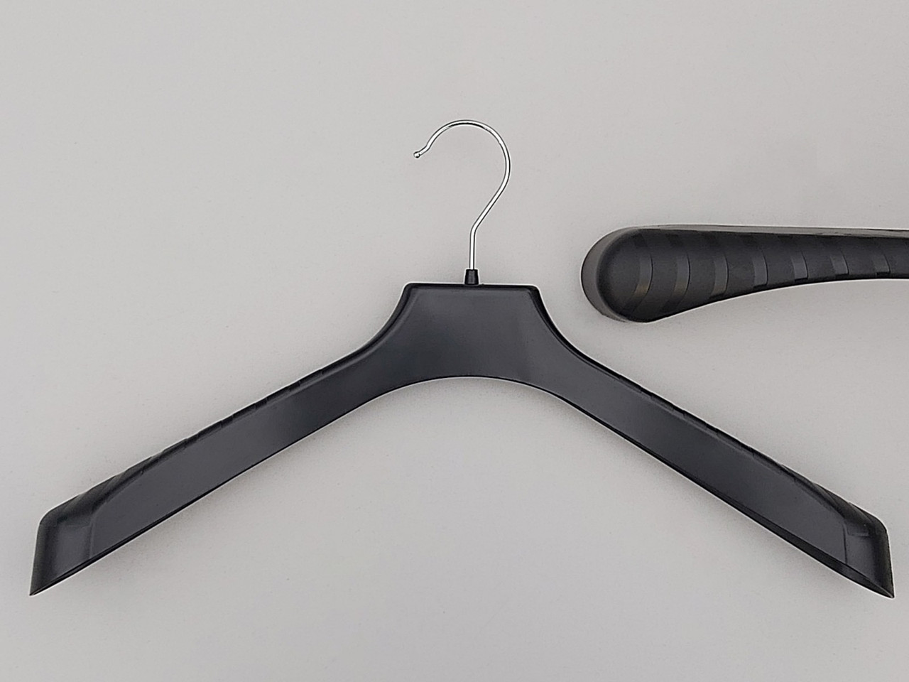 Плічка вішалки тремпеля V-PL46 чорного кольору, довжина 46 см, фото 1