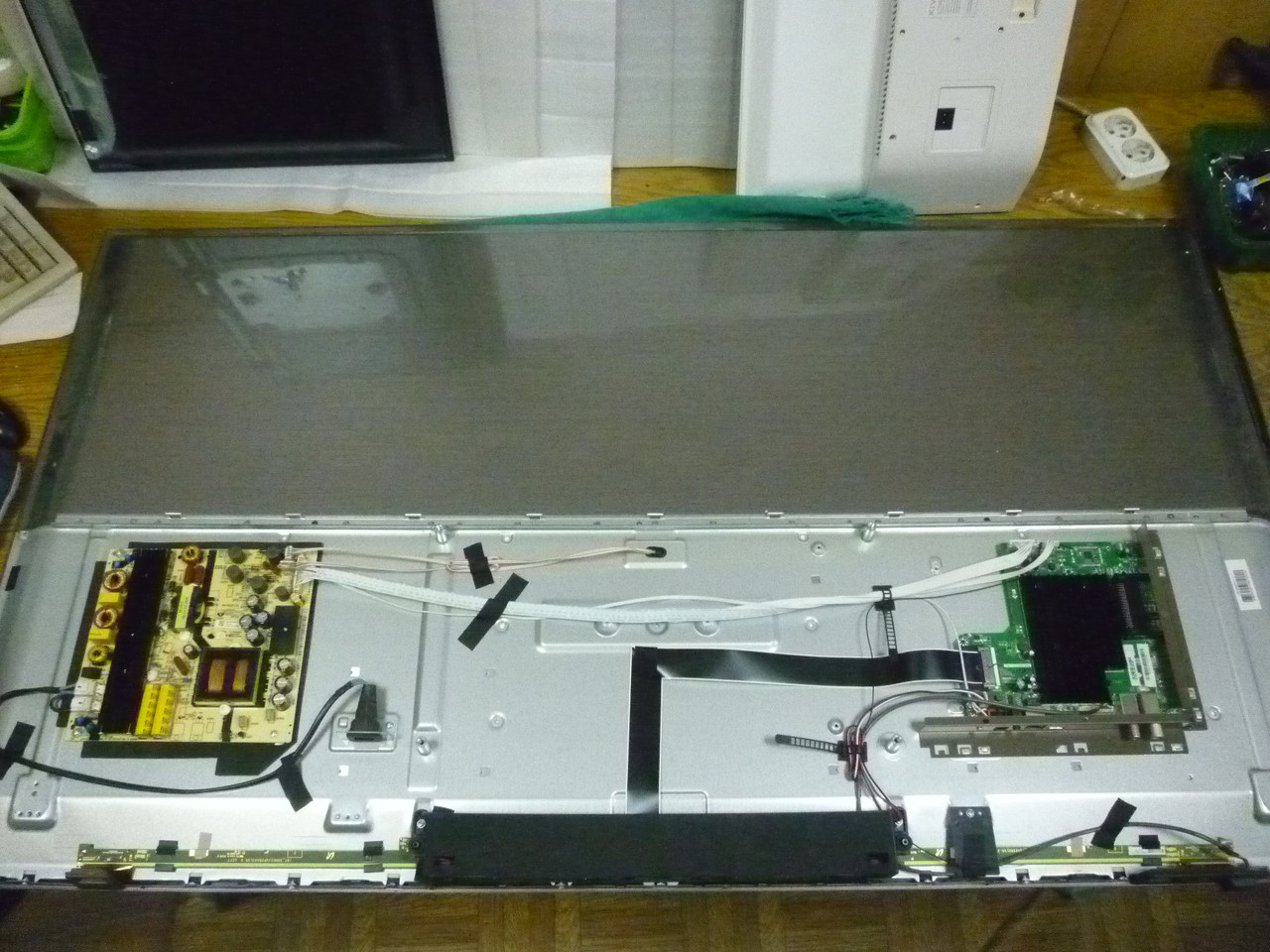 Плати від LЕD TV KIVI 55UR50GU поблочно (матриця розбита)
