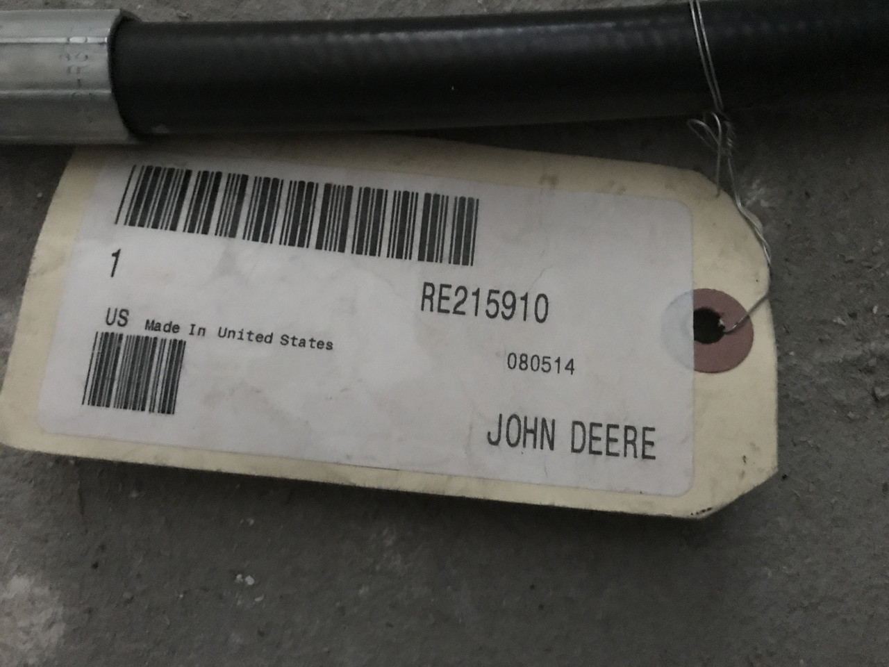 Шланг гидравлический John Deere RE215910 - фото 3 - id-p1611050635