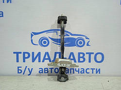 Обмежувач дверей передній правий Toyota Camry 2011-2014 6861033091 (Арт.20815)