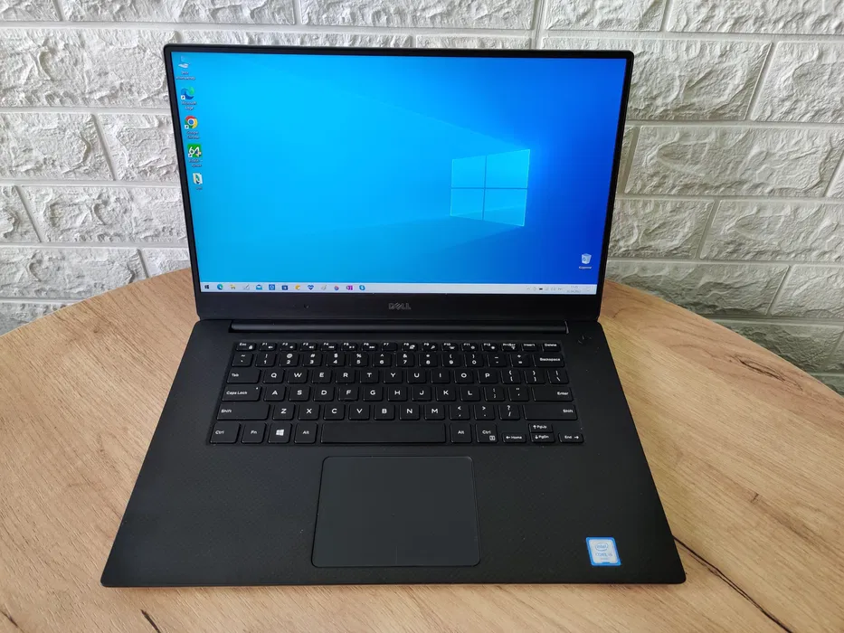 Ноутбук DELL Precision 5510/15.6"/FHD/IPS/i5 6440HQ/8Gb/SSD256Gb/Intel HD 530