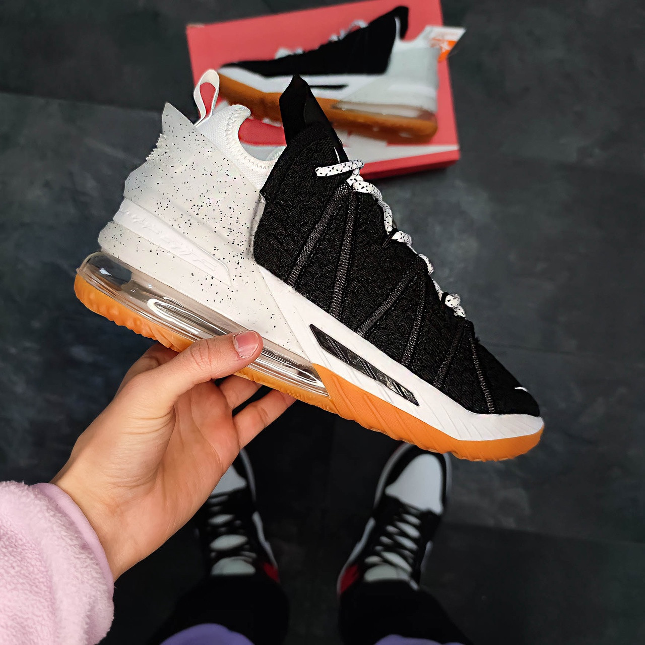 Мужские кроссовки LeBron18 GUM SOLE