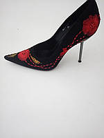 Туфли женские натуральная замша черного цвета с вышивкой на высоком каблуке