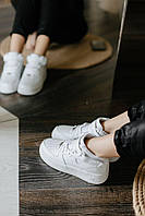 Nike женские весна/осень белые кроссовки на шнурках. Демисезонные женские кожаные кроссы
