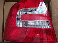 Ліхтар задній лівий Шкода Октавія А5 тип 1 з червоною смужкою всередині 2004 2009 1Z5945111A