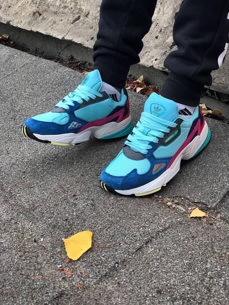 Adidas falcon style online