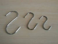 Гачки для одягу в асортименті