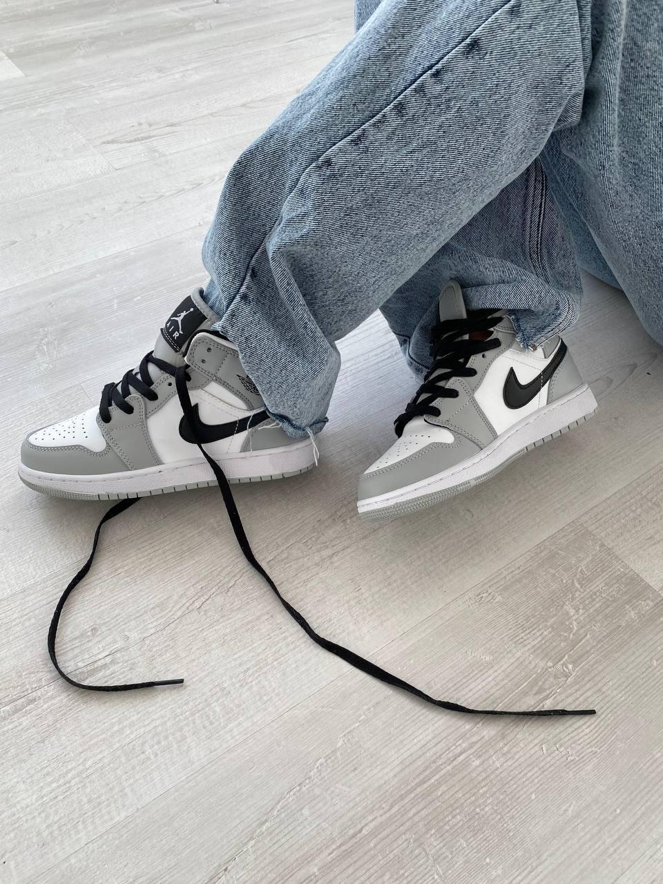 Nike Air Jordan 1 Retro Mid Smoke Grey кросівки та кеди висока якість Розмір 36 41 Да, 3, Да, Шнурки, Плоска підошва, Білий Чорний Сірий, В'єтнам, Ні., Шкіра, Текстиль, Резіна, Nike Air Nike Air Jordan 1 Retro Mid Smoke Grey кросівки та кеди висока якість Розмір 36 41 Да, 3, Да, Шнурки, Плоска підошва, Білий Чорний Сірий, В'єтнам, Ні., Шкіра, Текстиль, Резіна, Nike Air