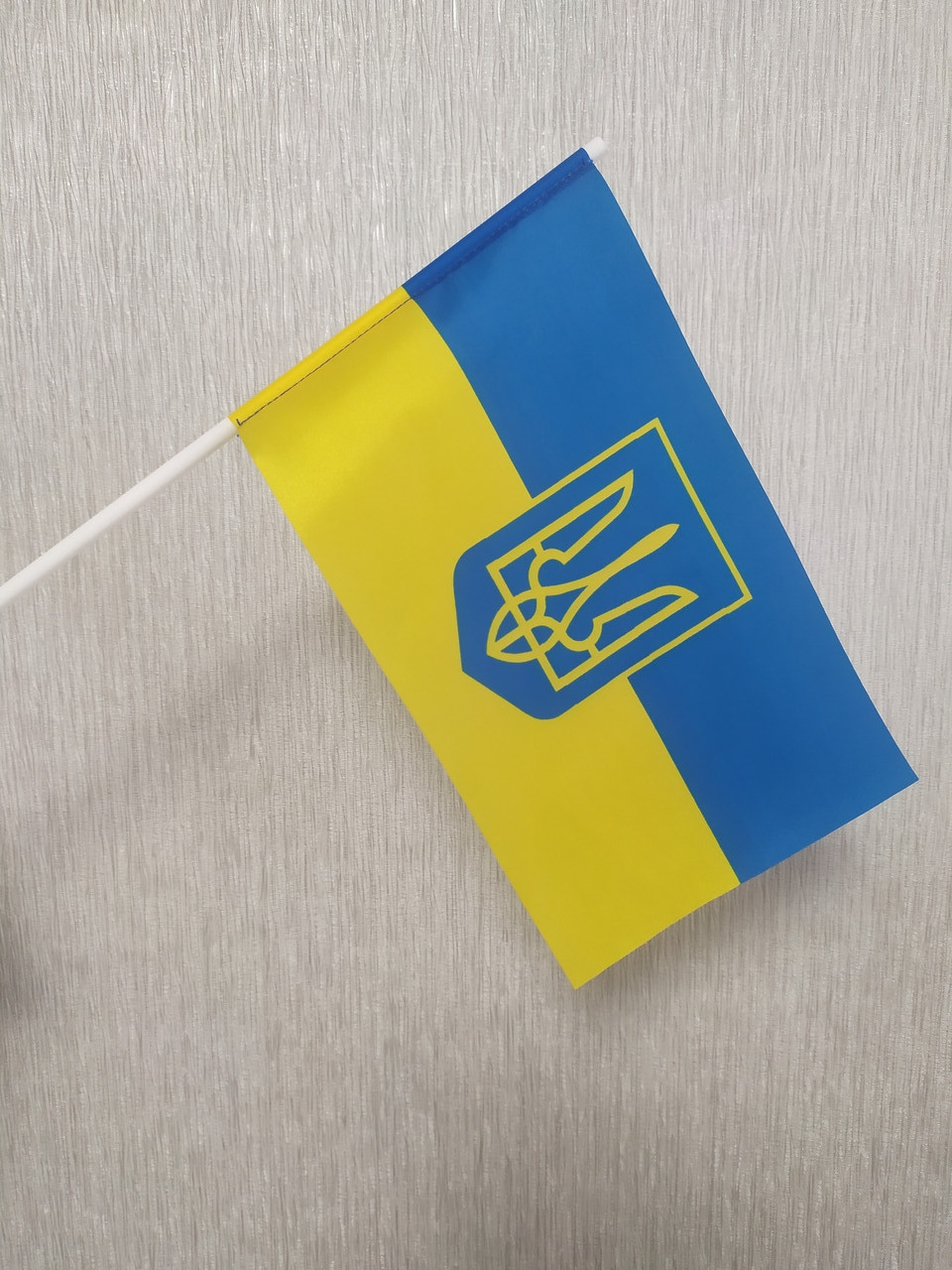 Прапорці України на паличці 12 х 20 см