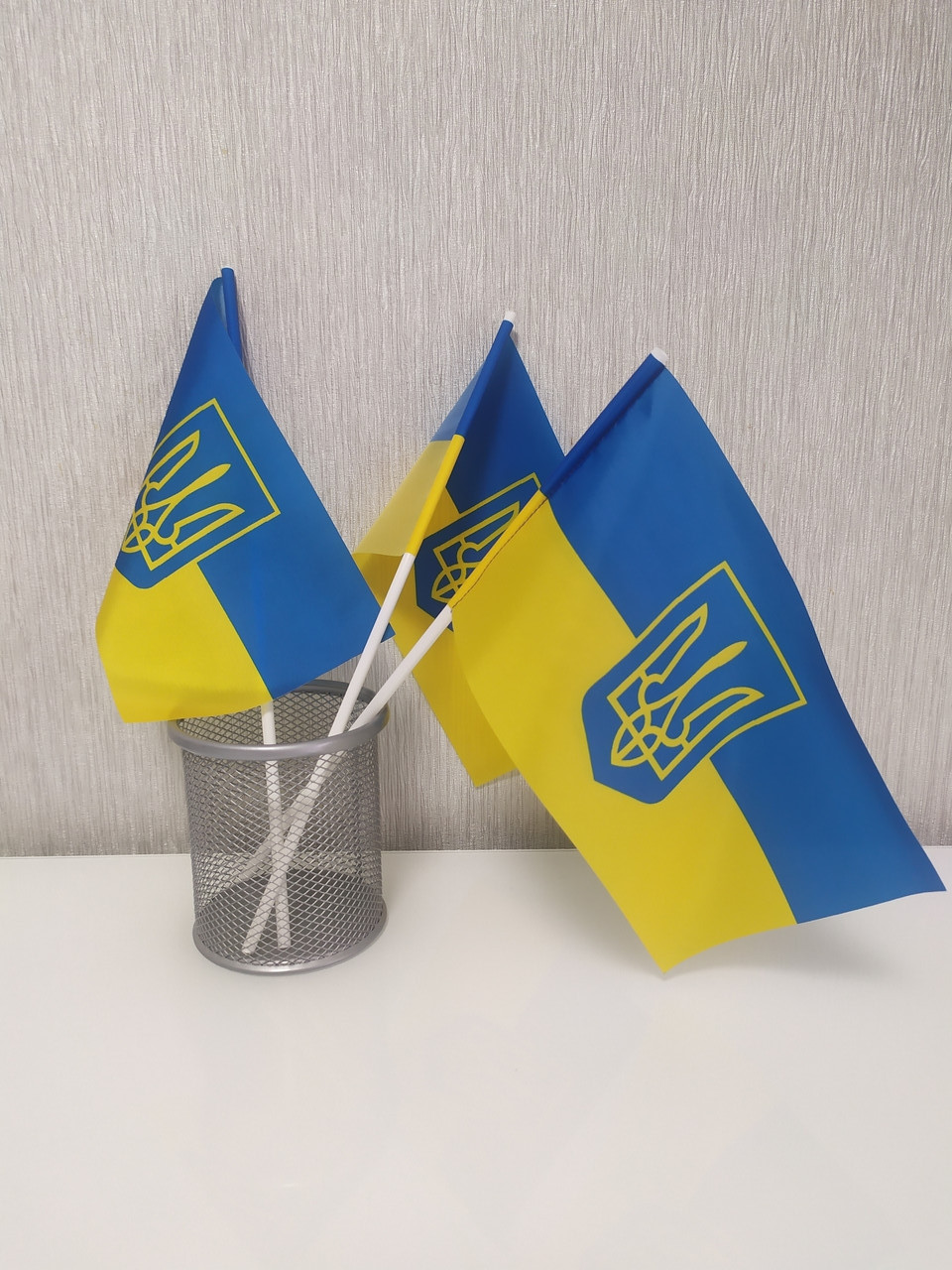 Прапорець на паличці з гербом України 14 х 21 см