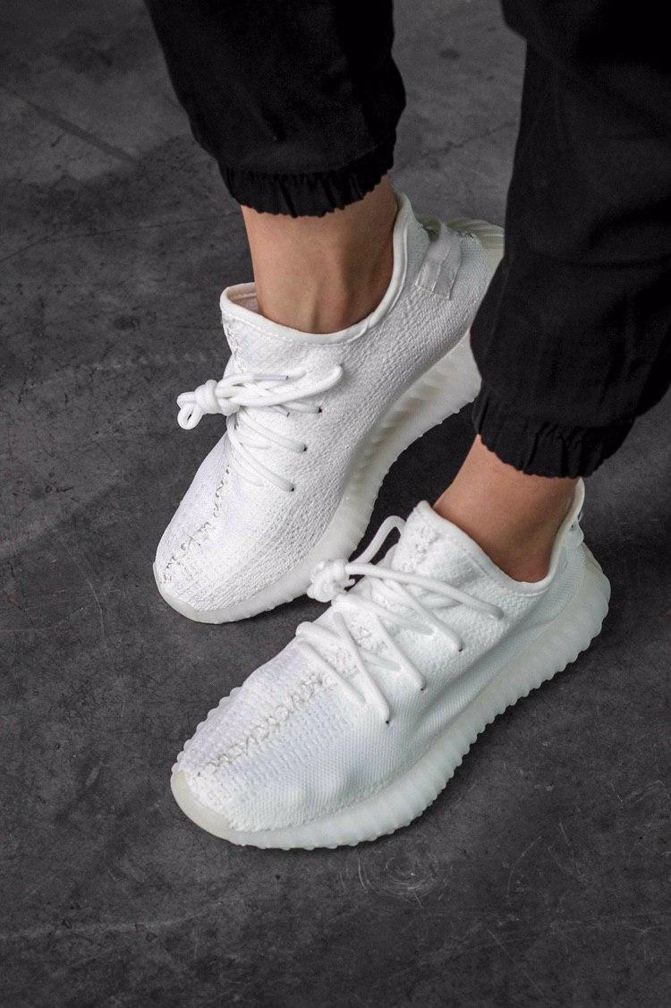 Кросівки чоловічі білі Adidas Yeezy Boost 350 v2 (00571)