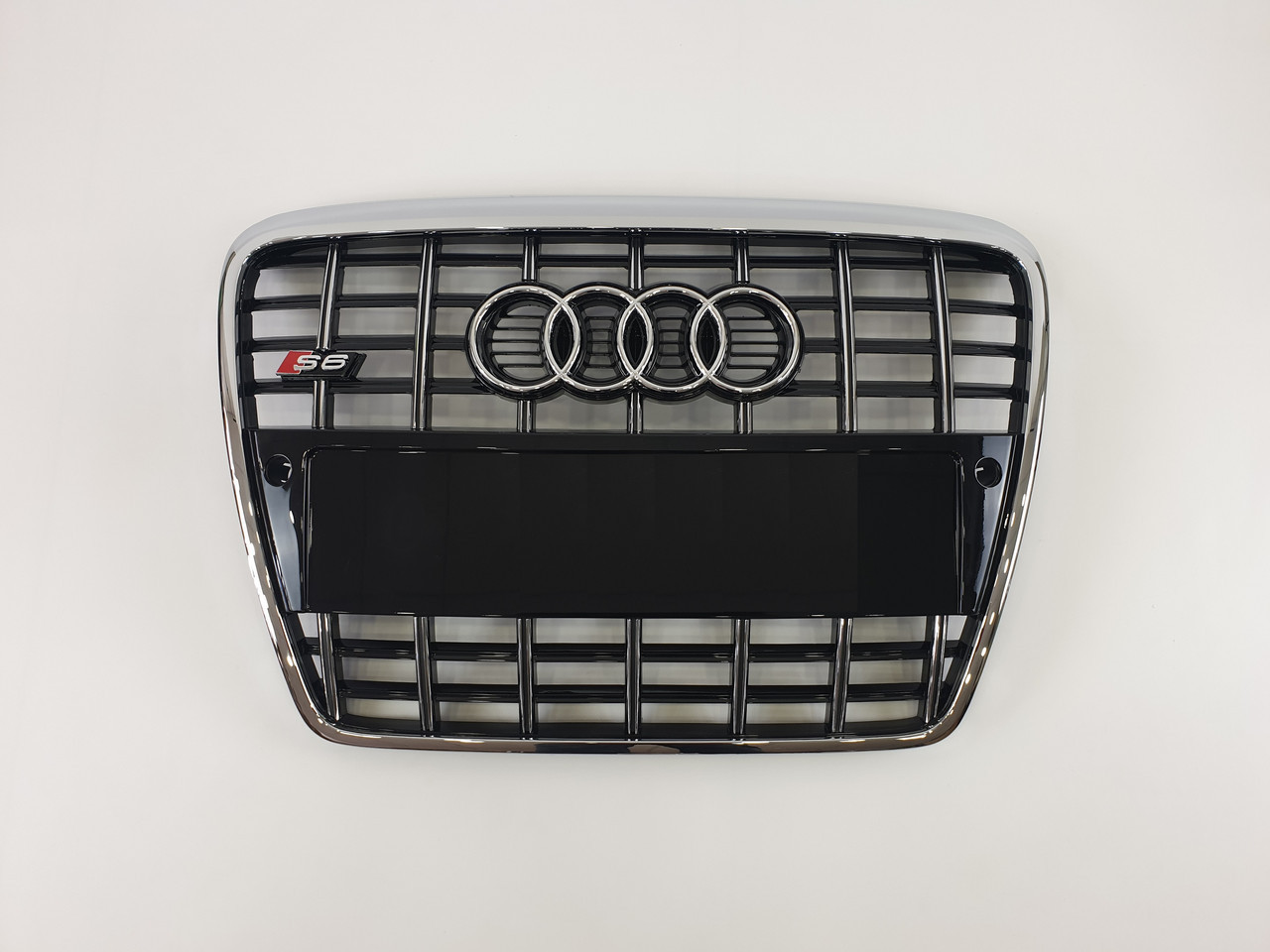 Решетка радиатора Audi A6 2004-2011год Черная с хромом (в стиле S-Line) - фото 1 - id-p1465098433