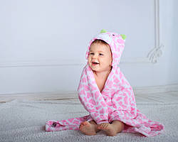 Дитячий рушник з капюшоном Dream Towels Жирафчик 76х92 Рожевий (dm-1012)