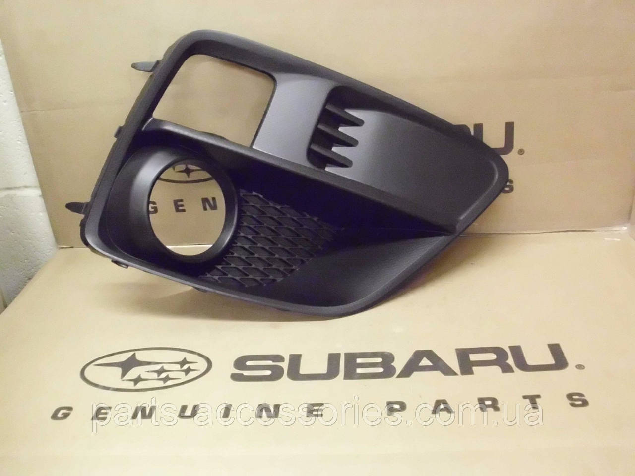 Subaru WRX і WRX STI 2014-2017 Решітка в передній бампер права Нова Оригінал